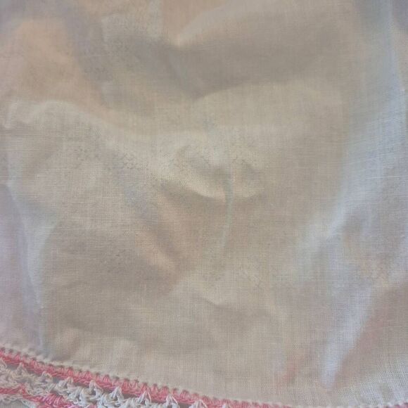 Pillowcases (2), White Cotton, Vintage Pink Variegated Crochet Cross Stitch Star - Picture 12 of 14